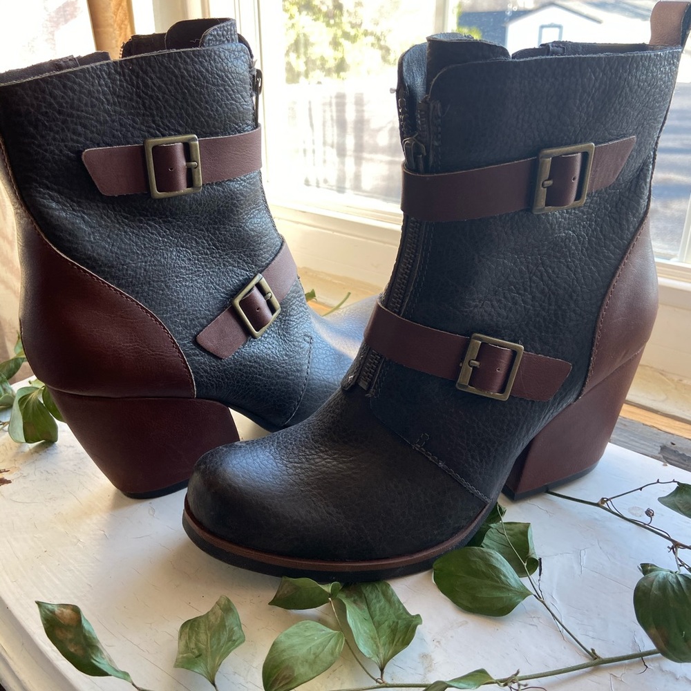 Korks ankle boots
